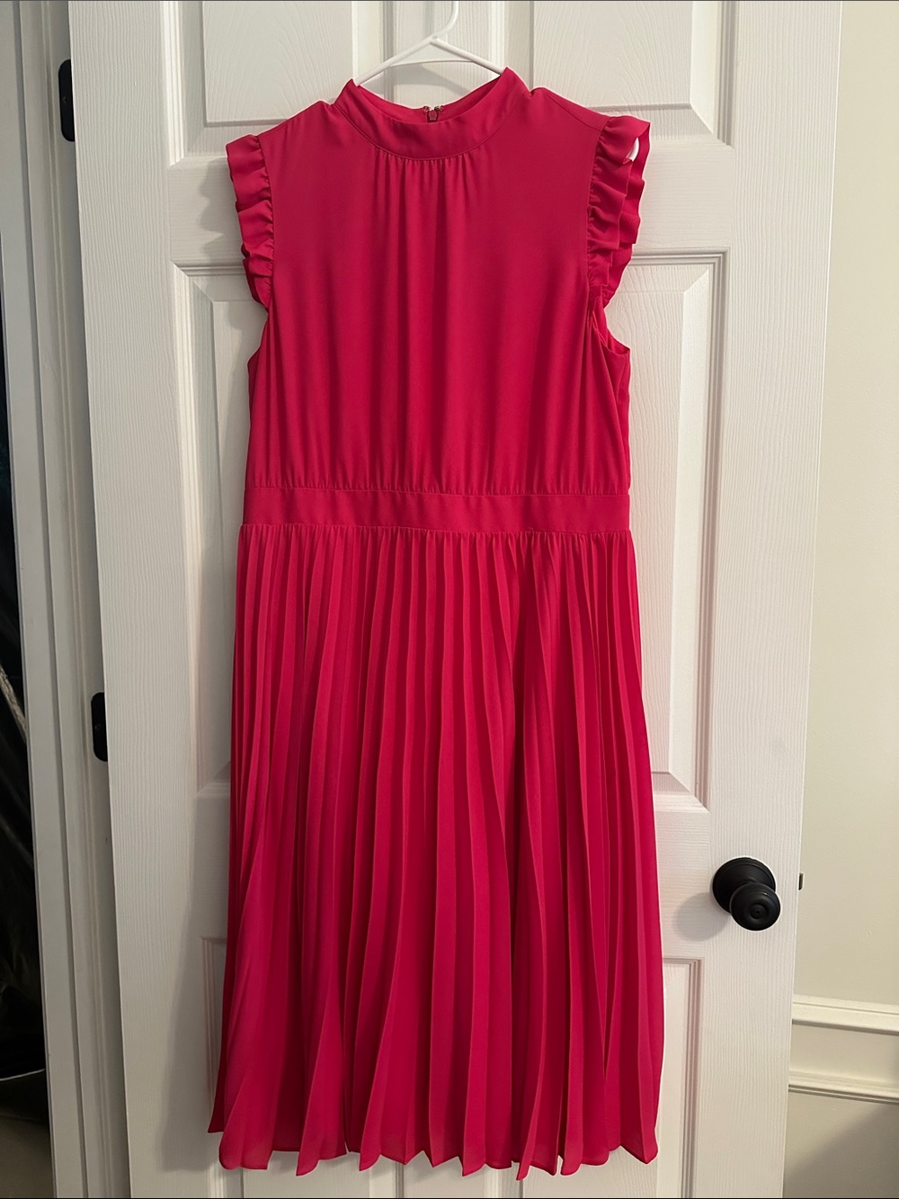 Ann Taylor Women’s Fuchsia Pleated Ruffle-Sleeve Dress Sz 12